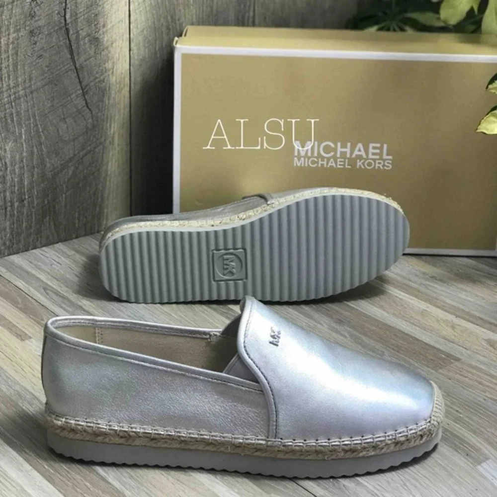 💖MEGA SALE💖🌿 NWT Michael Kors Hastings Slip On  7 Metallic Silver 40R8HTFP2M